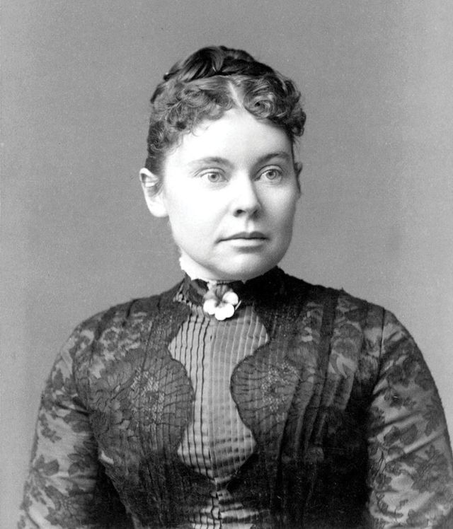 Лиззи Борден около 1890 года, за два года до убийства родителей. После оправдания в 1893 году она прожила в Фолл-Ривере ещё 34 года — но в полу-изоляции, в новом большом доме на холме.